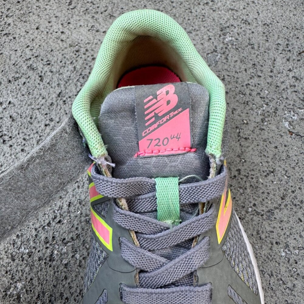 NEW BALANCE 720v4 Sneakers Girls 11.5 29 Gray Neon Pink Laceless Running Shoes - Picture 6 of 10